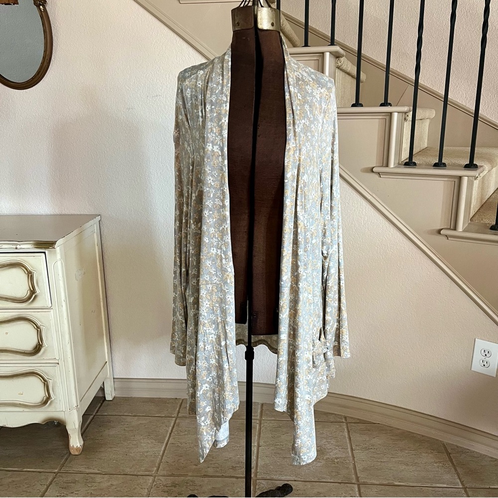 LOGO Lori Goldstein 2X Cardigan Tunic Slouchy Pocket Beige Grey Floral Fall